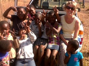 Di hangs out with kids from kid's club